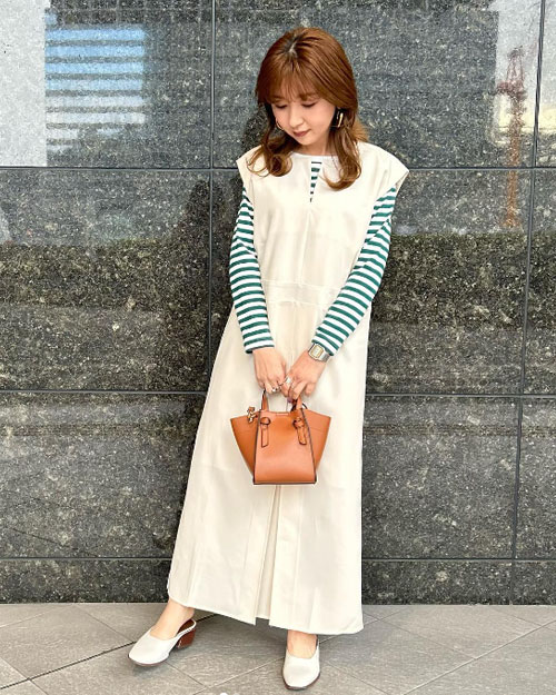 ビジュー付きスウェットチュニック