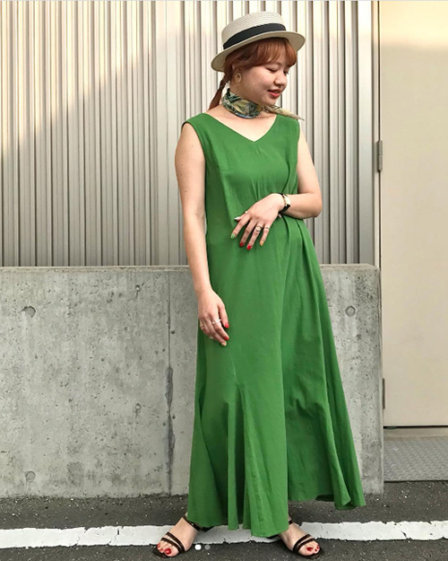 ビジュー付きスウェットチュニック