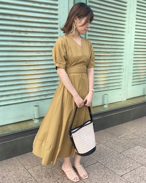 ビジュー付きスウェットチュニック