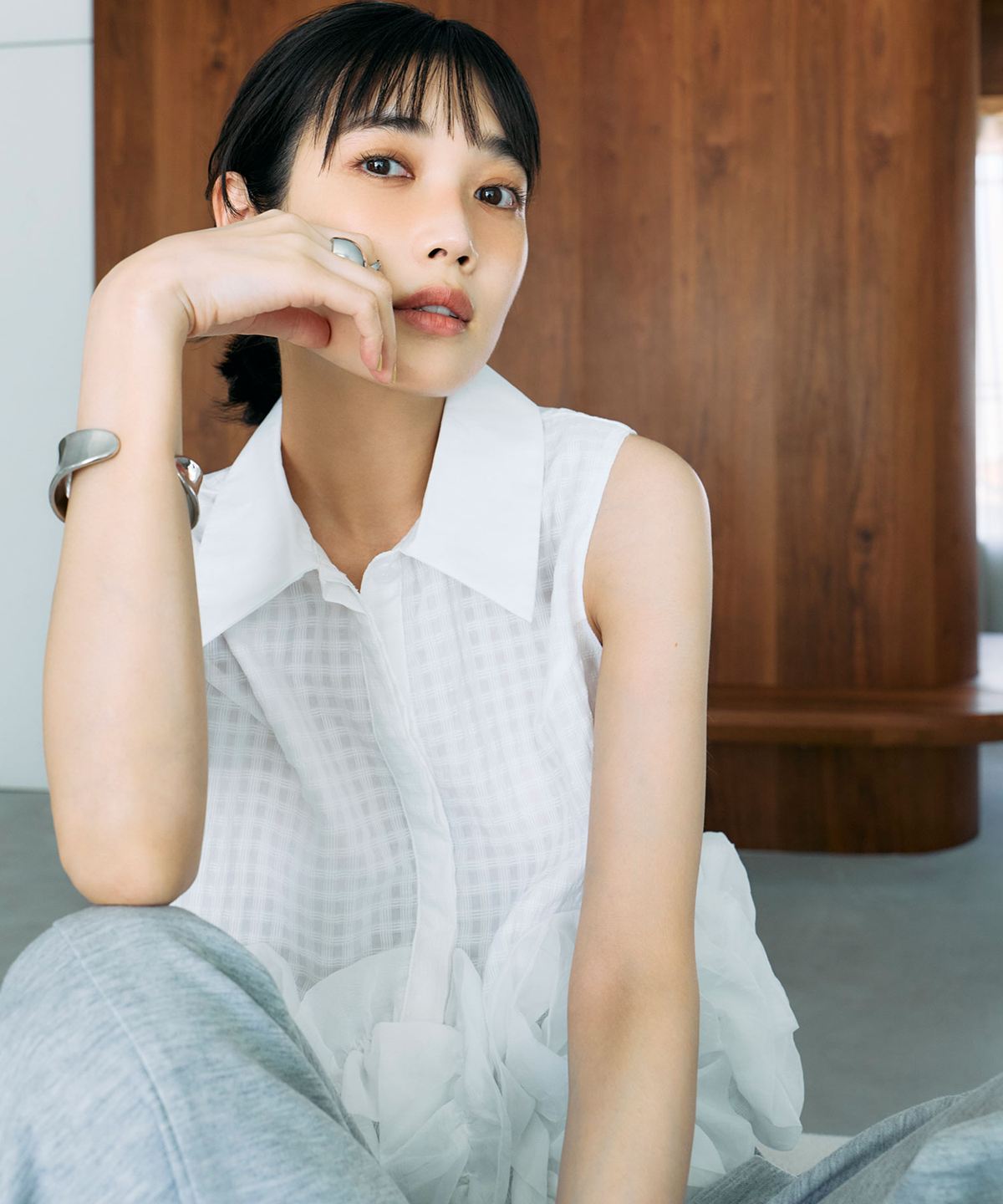 林田岬優さん着用】チェック裾フリルブラウス