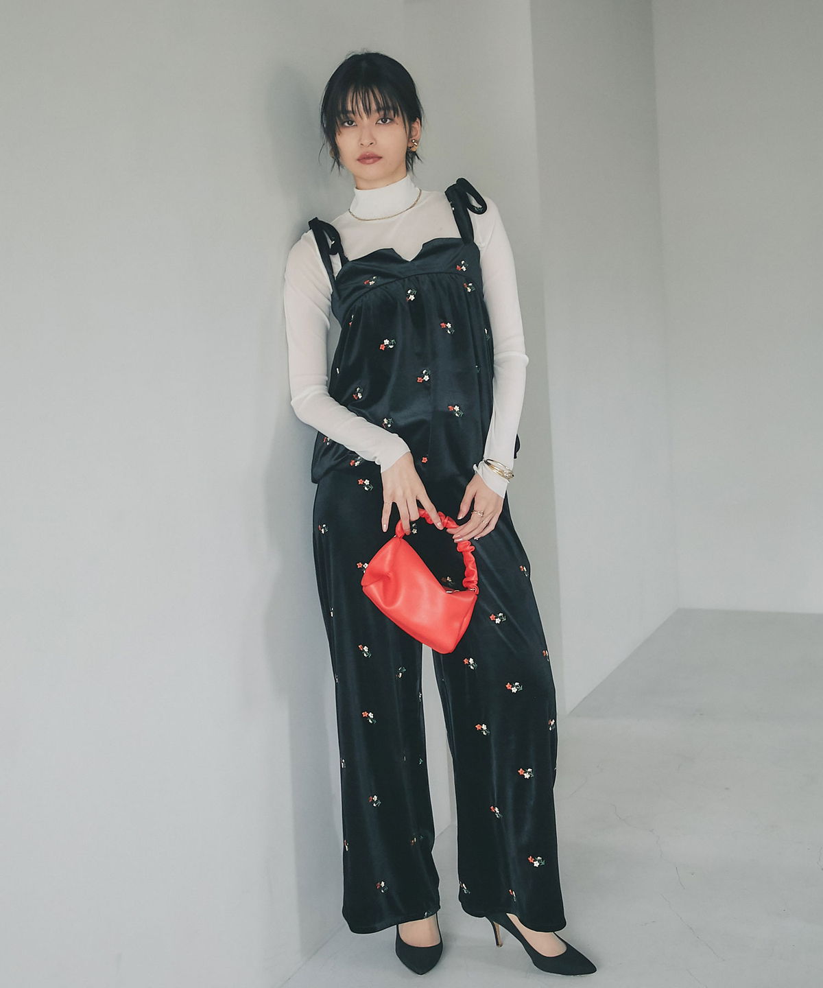 フラワーベロアパンツ