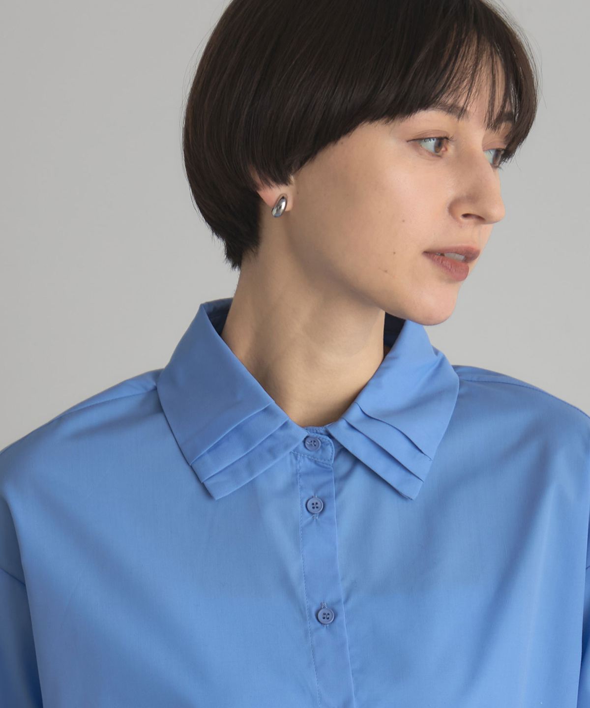 タックデザインシャツ