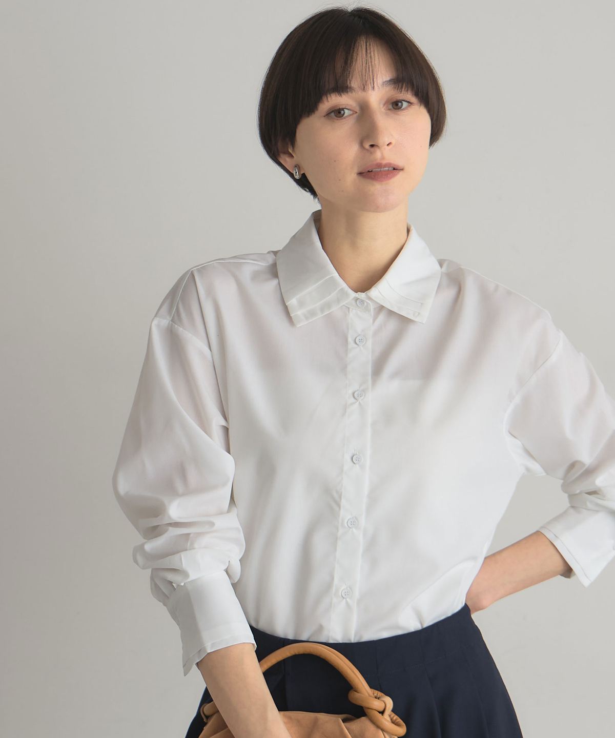 タックデザインシャツ