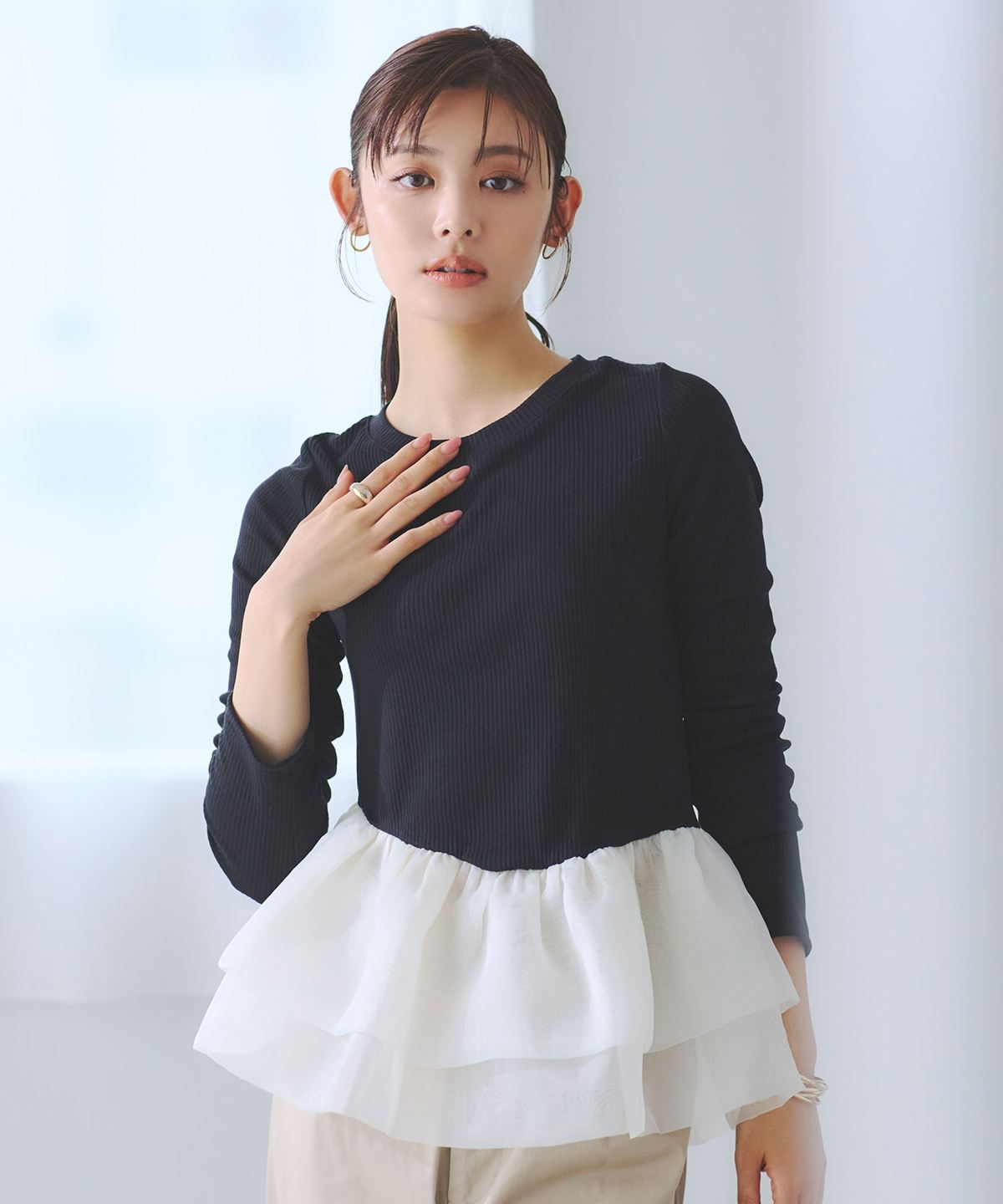 ボリュームフリルカットソー