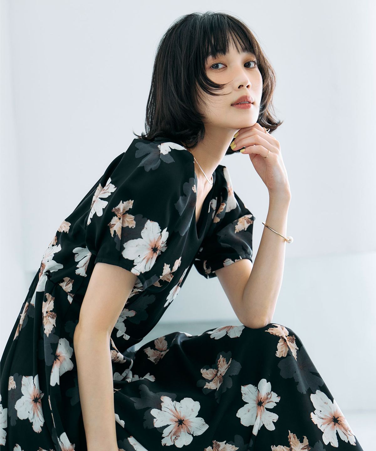 林田岬優さん着用】フラワープリントタックスリーブワンピース
