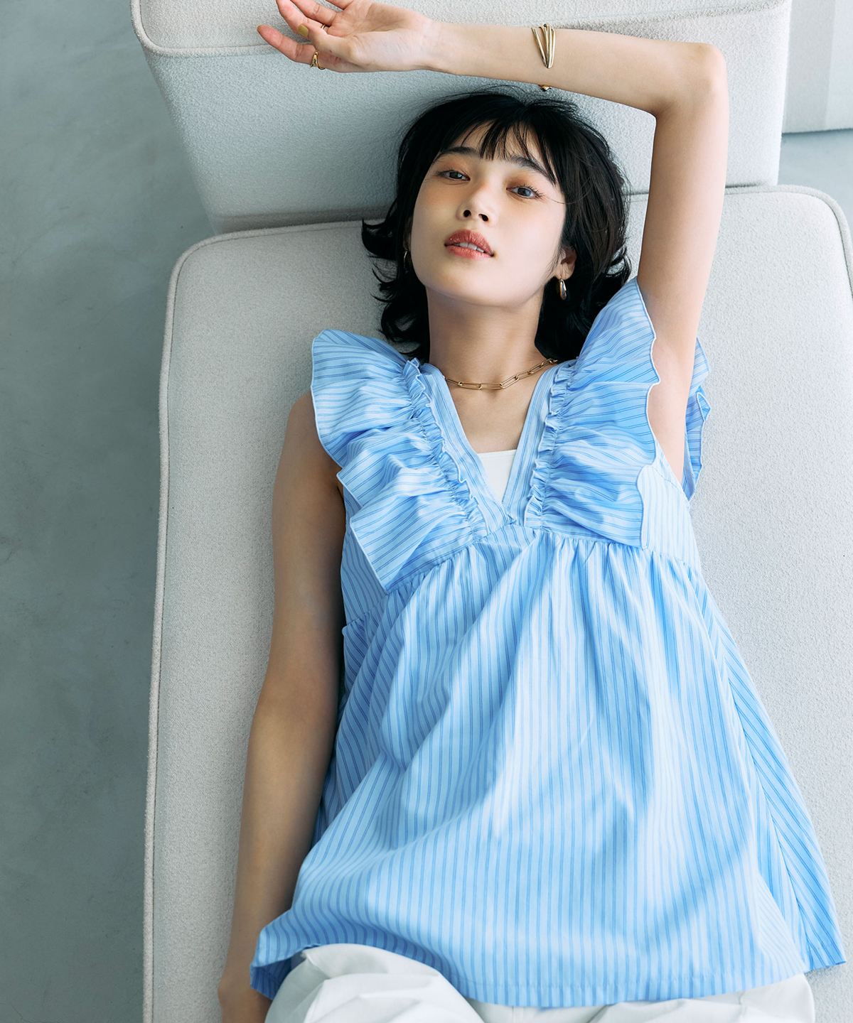 美品オレボレブラ、ブルー系が、爽やか、豚さん達が可愛いチュニック 林田岬優さん着用】フリルチュニック