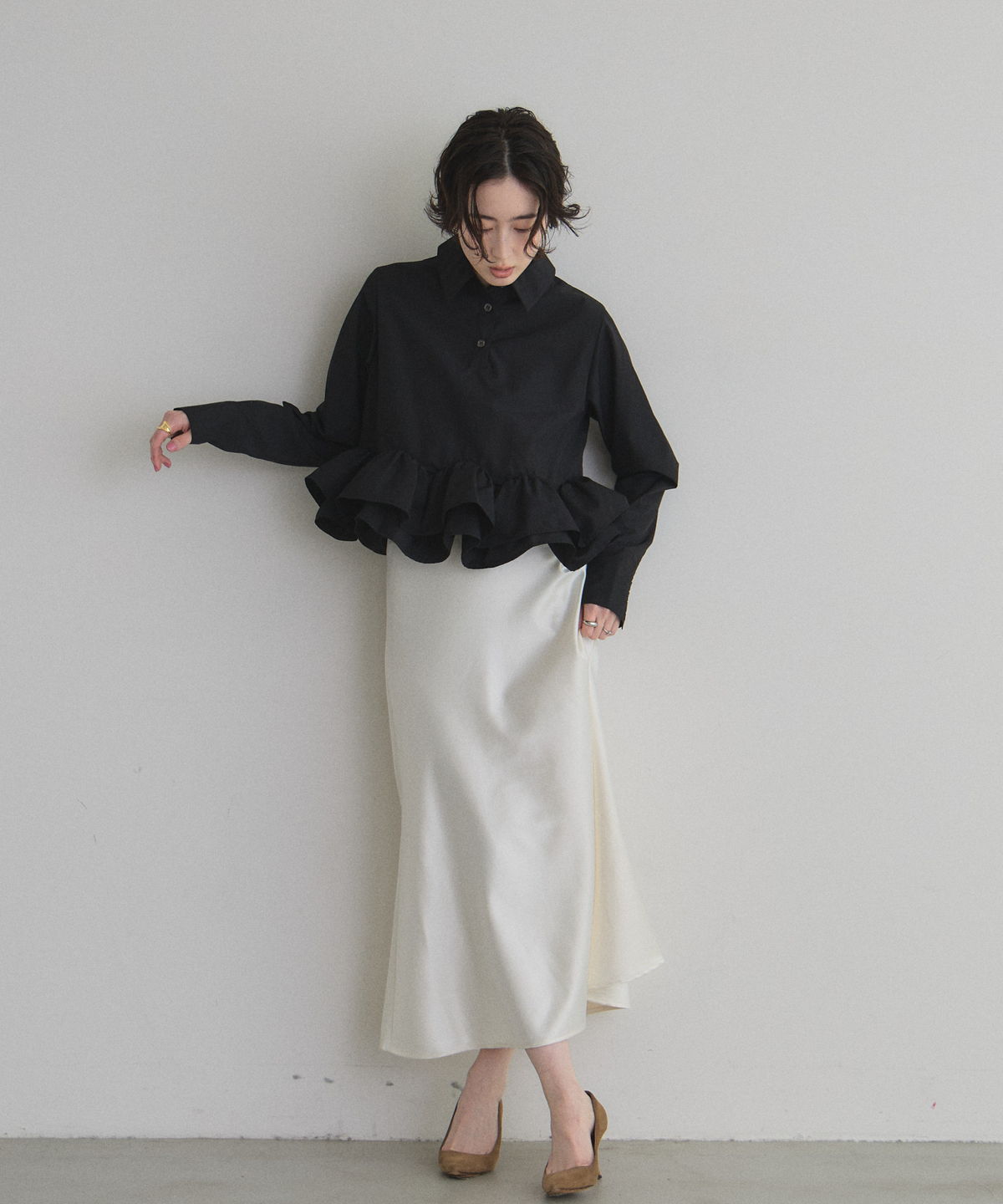 とまと様 オフィシャルサイト限定】サテンセミフレアスカート