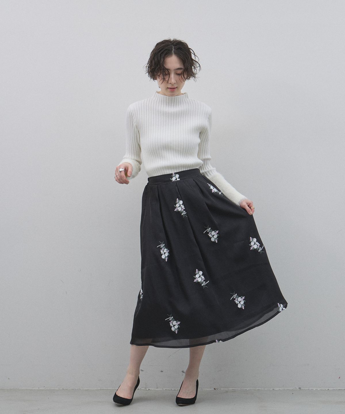 オフィシャルサイト限定】フラワーエンブロイダリーフレアスカート