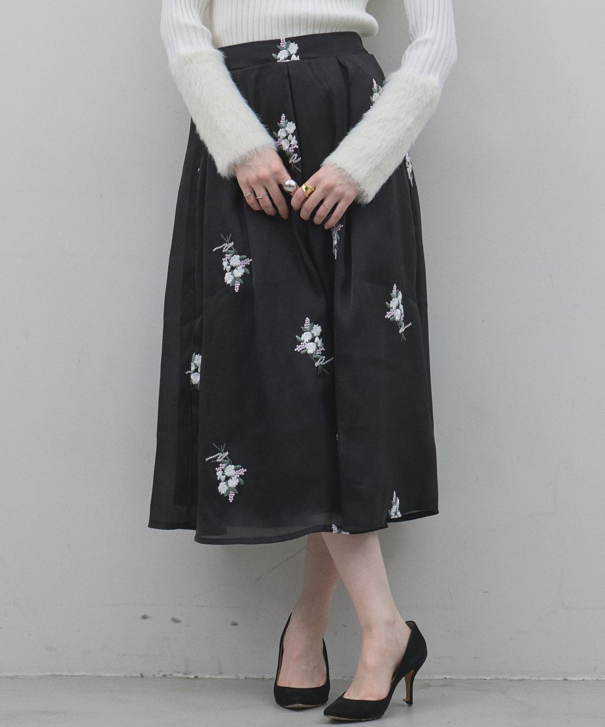 オフィシャルサイト限定】フラワーエンブロイダリーフレアスカート