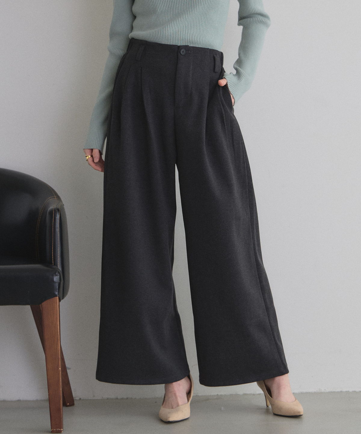 オフィシャルサイト限定】ツータックワイドパンツ