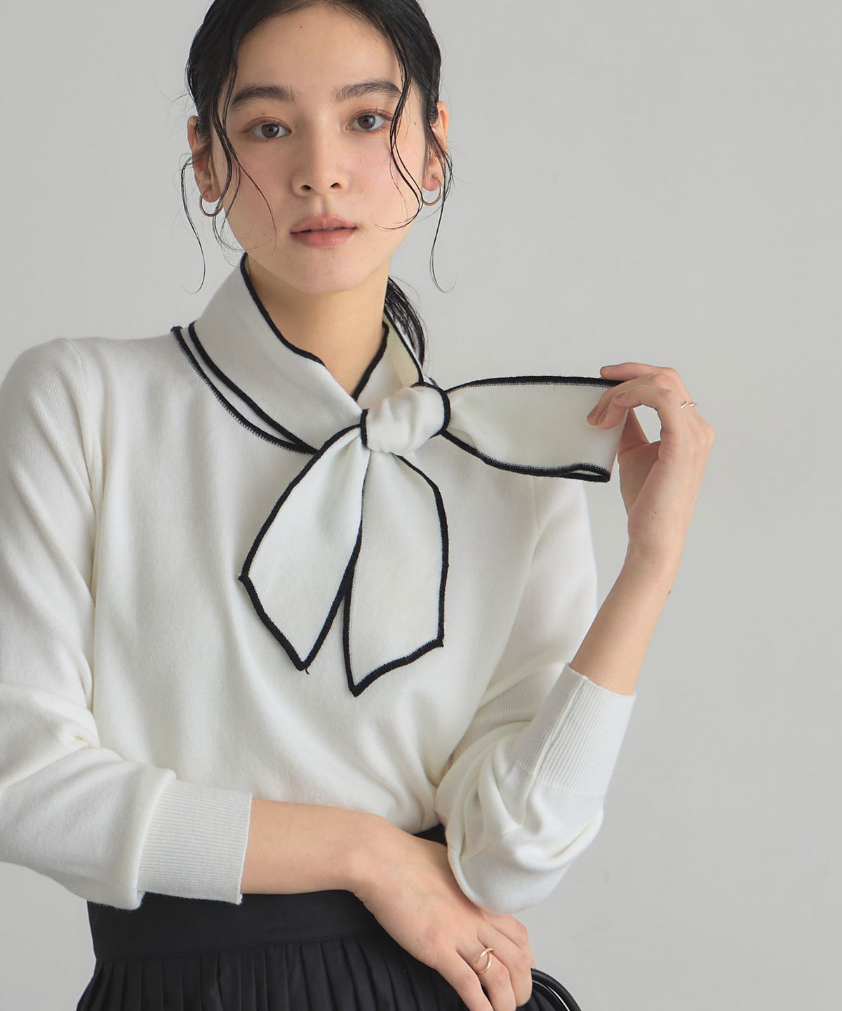 オフィシャルサイト限定】バイカラーボウタイニット