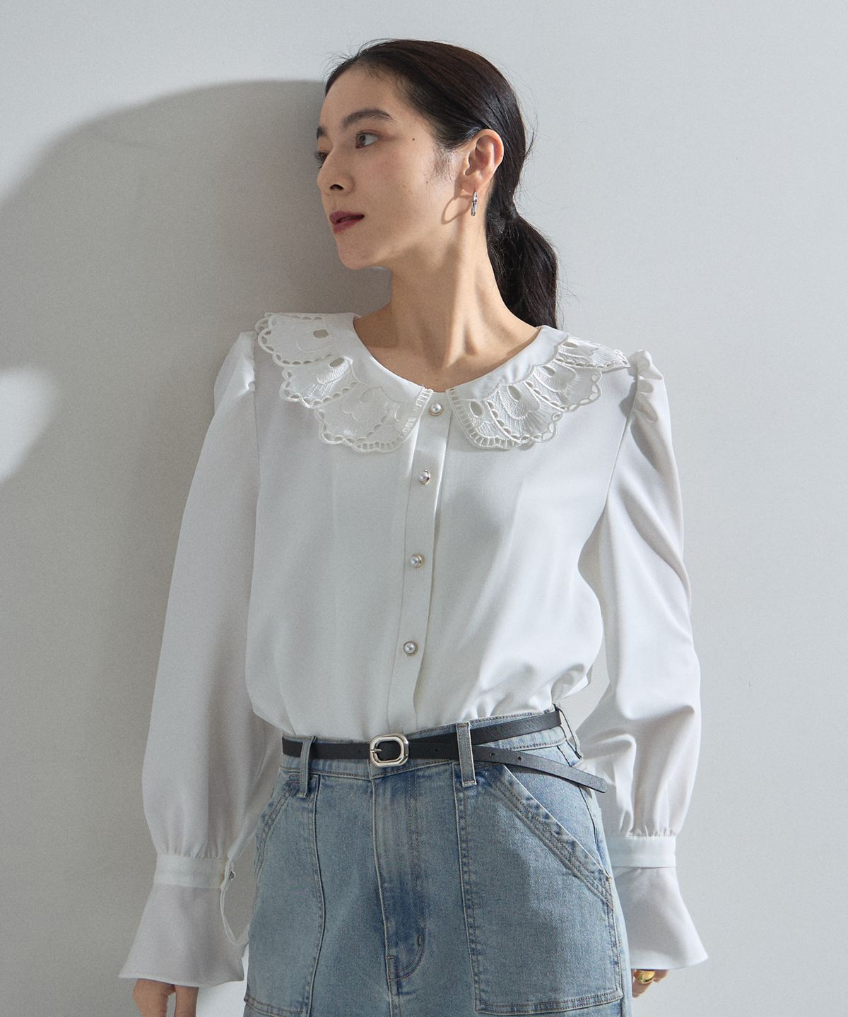 オフィシャルサイト限定】レース襟ブラウス