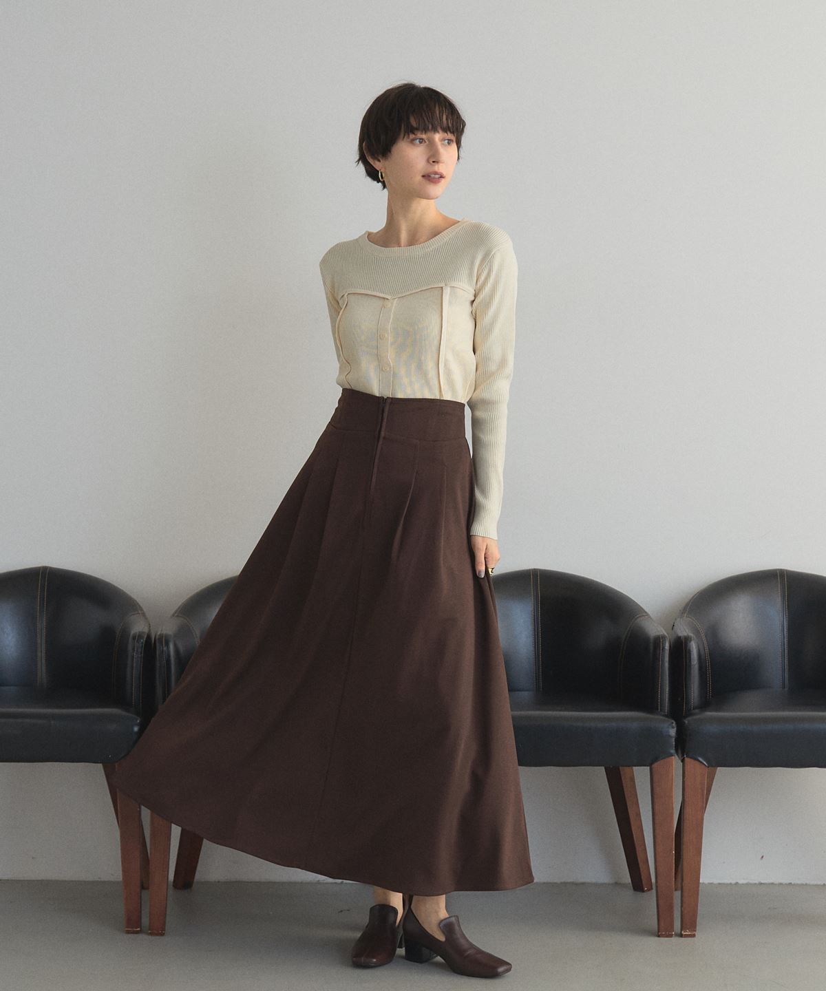 オフィシャルサイト限定】フロントジップフレアスカート