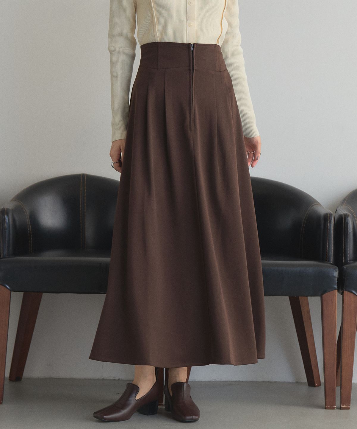 PRADA フレアスカート マスタード イエロー 44 艶 エレガント 上品 オフィシャルサイト限定】フロントジップフレアスカート