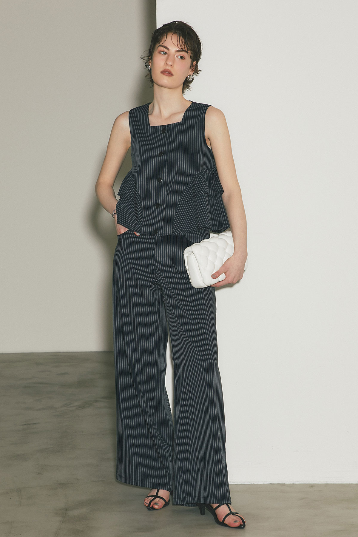 ビジュー付きスウェットチュニック