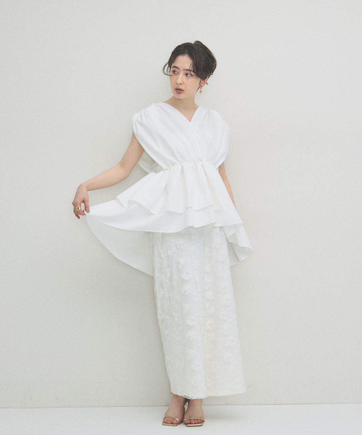 梅015ページ ARVELLIA】FLORAL EMBROIDERY PANTS
