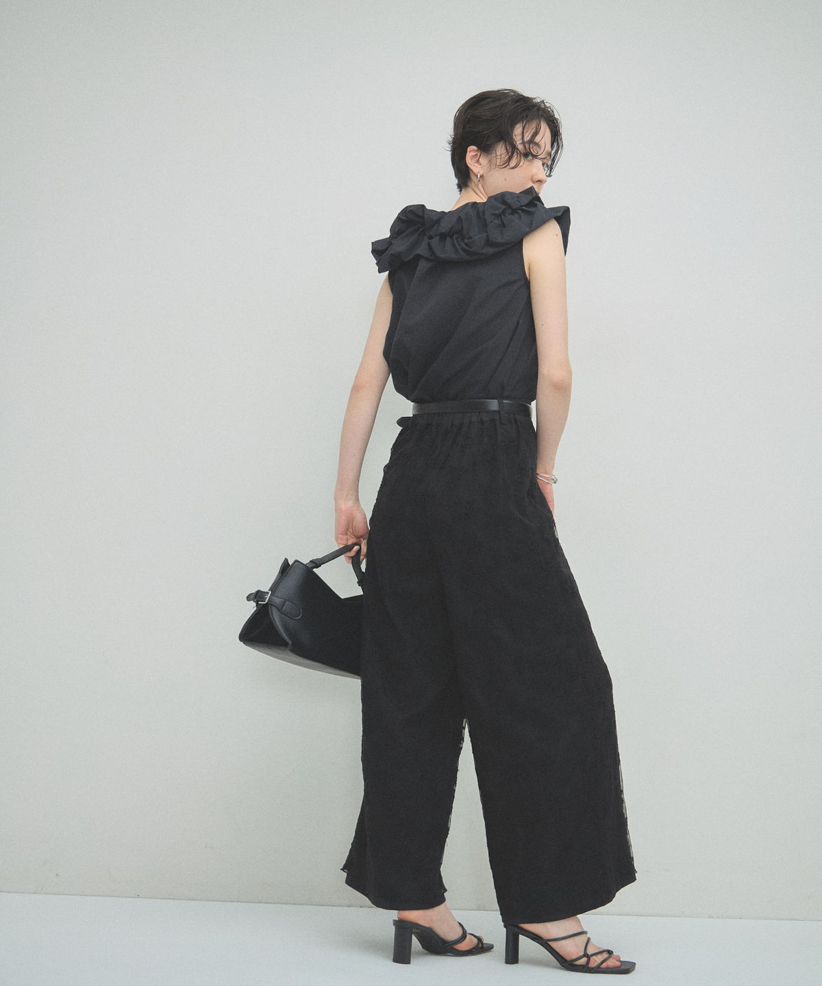 まる ページ ARVELLIA】FLORAL EMBROIDERY PANTS